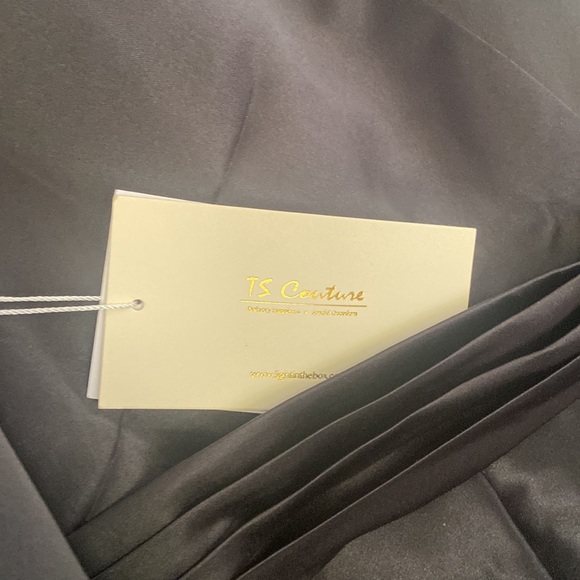 New Black Tuxedo Dress, open concept w/built in pants. Size 6 TS Couture. - Picture 3 of 12